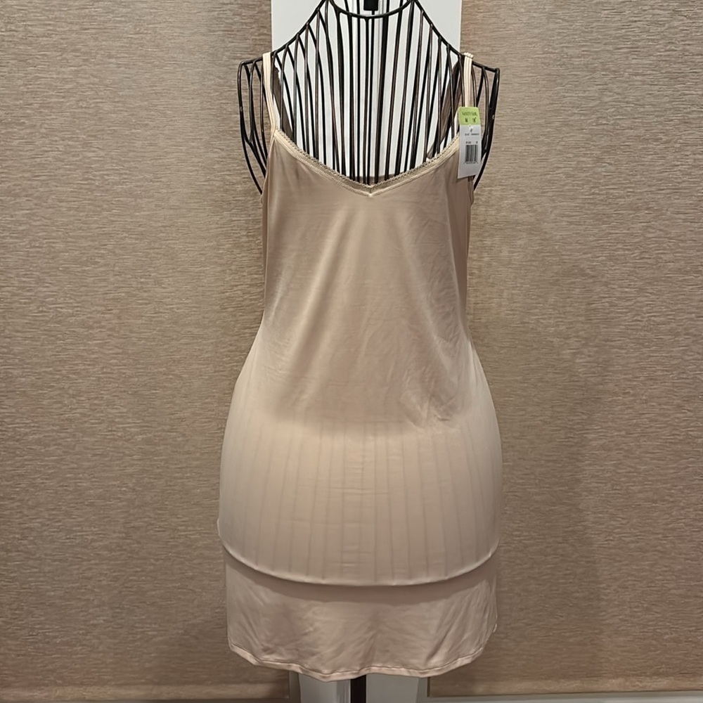 Vanity Fair neutral V Neck adjustable strap 18 inch slip - Picture 5 of 7